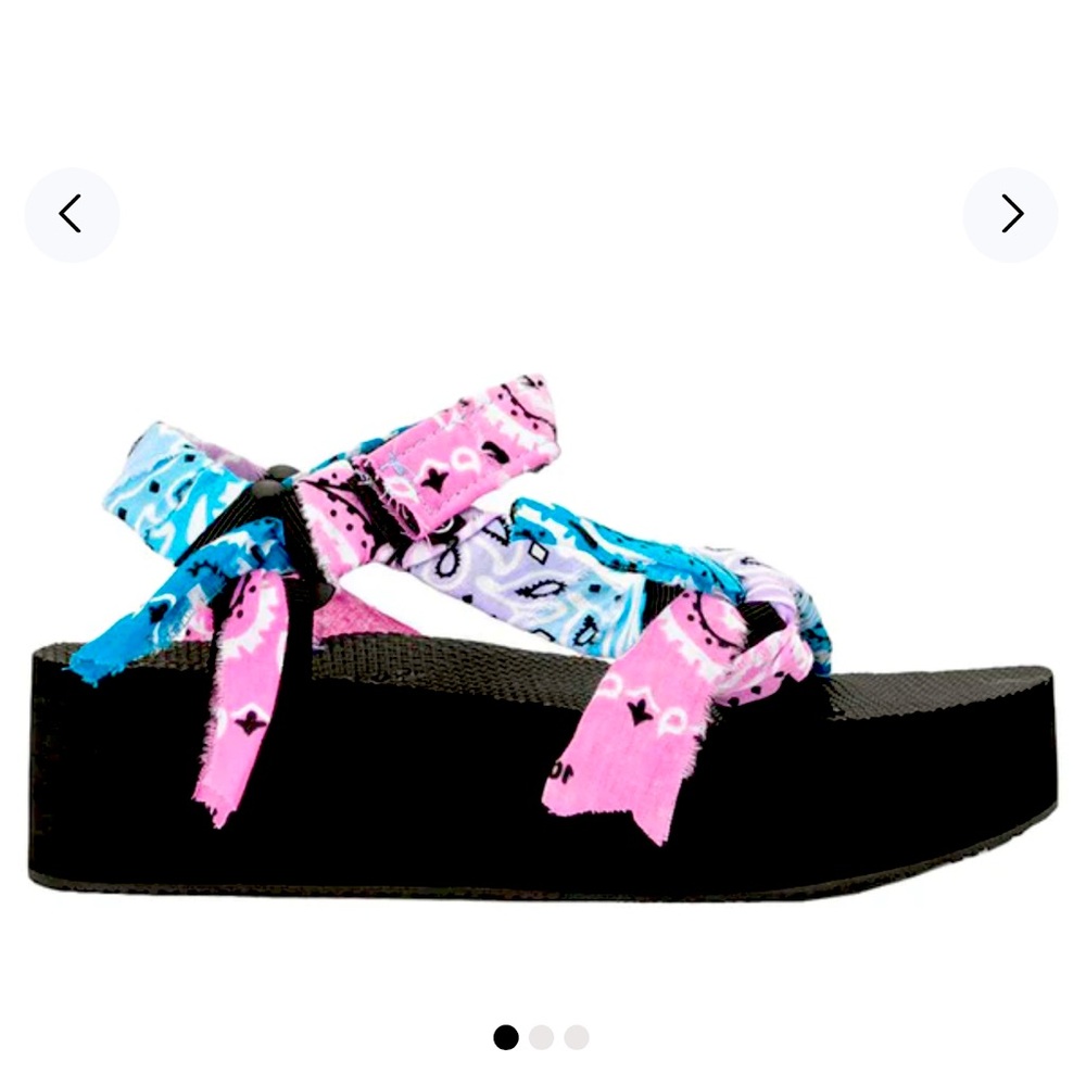 Arizona Love Trekky Bandana Platform Sandals